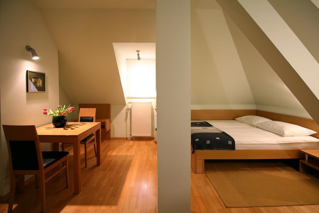 Apartments Villa Boltez Kranj Zimmer foto